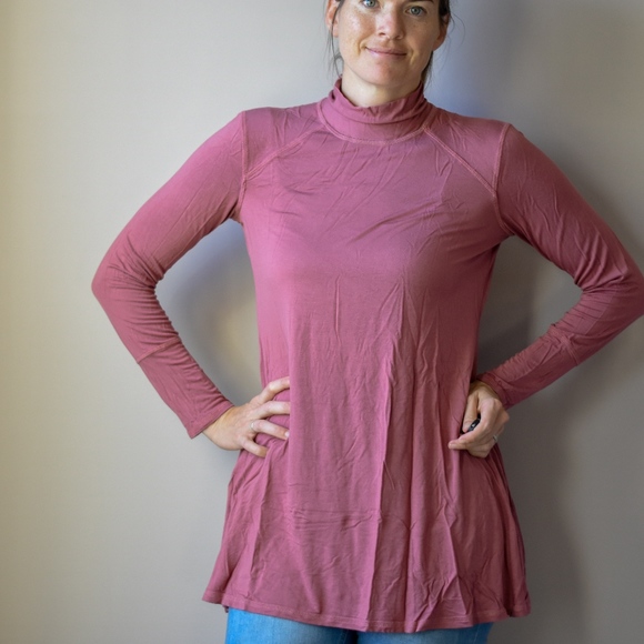 tunic length athletic tops